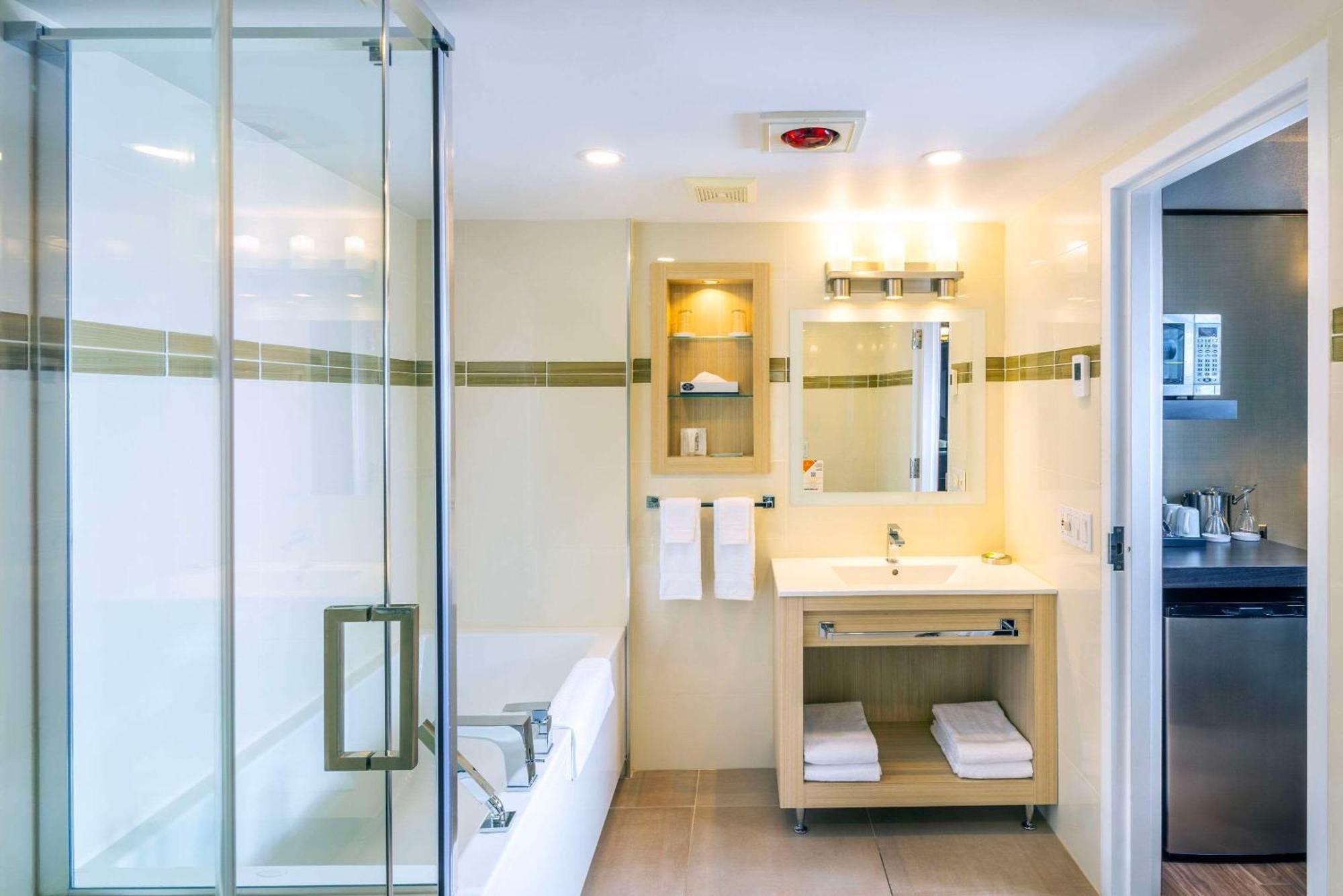 Hotel Les De Laviolette Ascend Collection Trois-Rivieres
