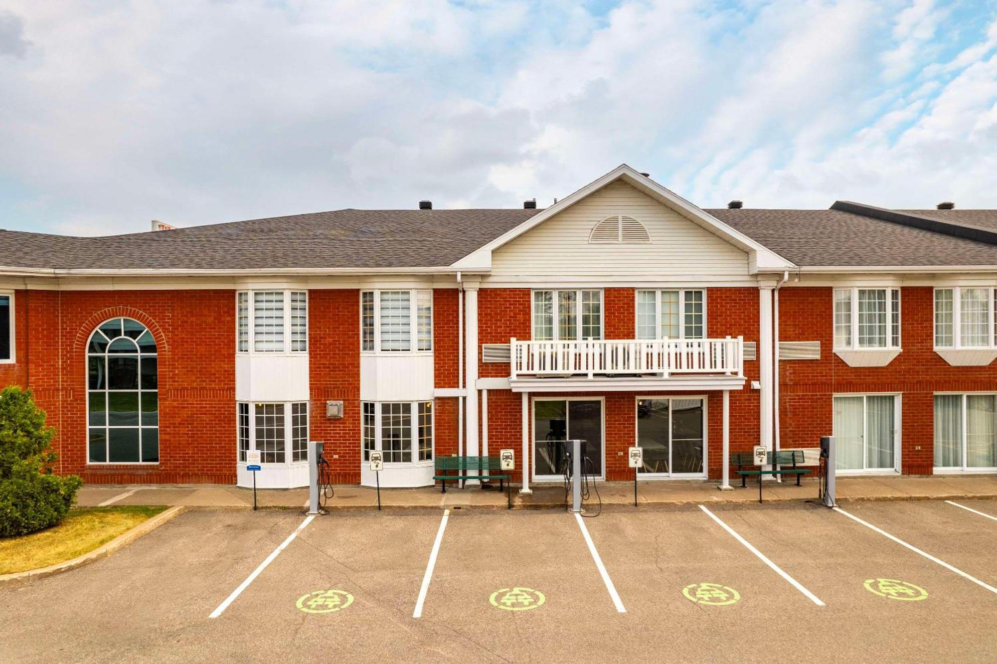 Les De Laviolette Ascend Collection Hotel